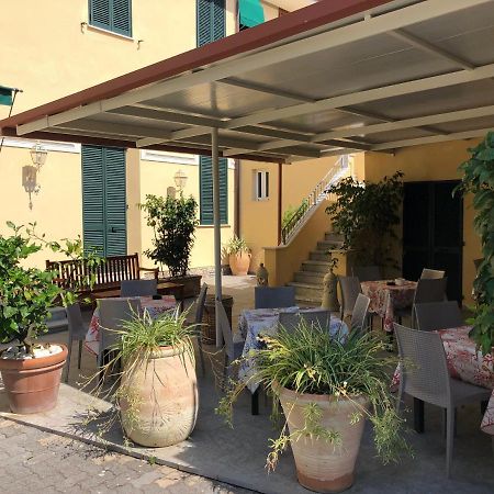 Hotel Verdesolemare Marina di Pietrasanta Exterior photo