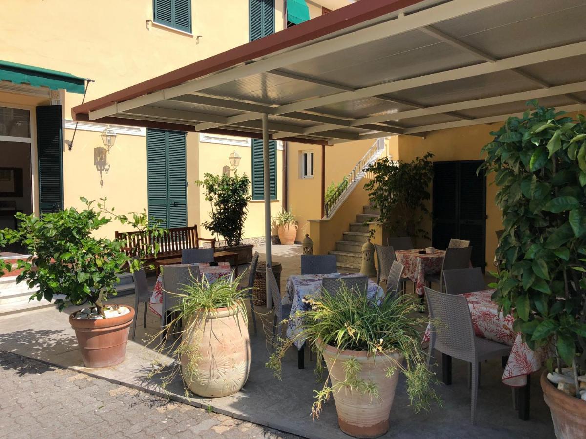 Hotel Verdesolemare Marina di Pietrasanta Exterior photo