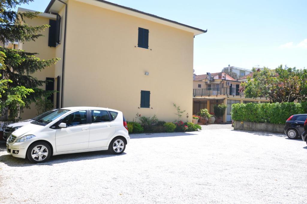 Hotel Verdesolemare Marina di Pietrasanta Exterior photo